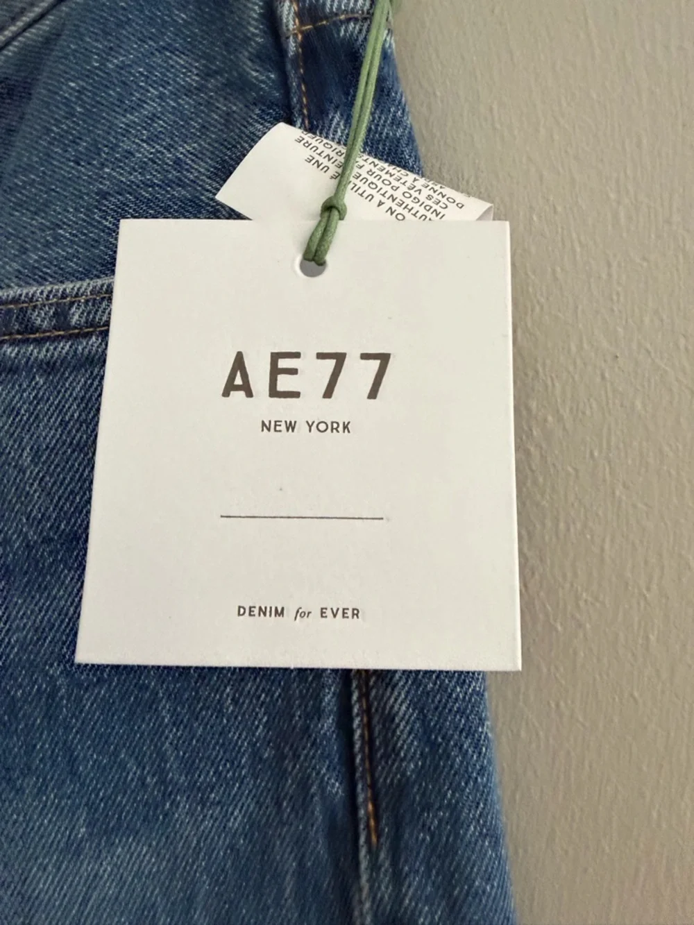 NWT AE77 Premium Loose Mens Jeans medium wash organic cotton 28x32